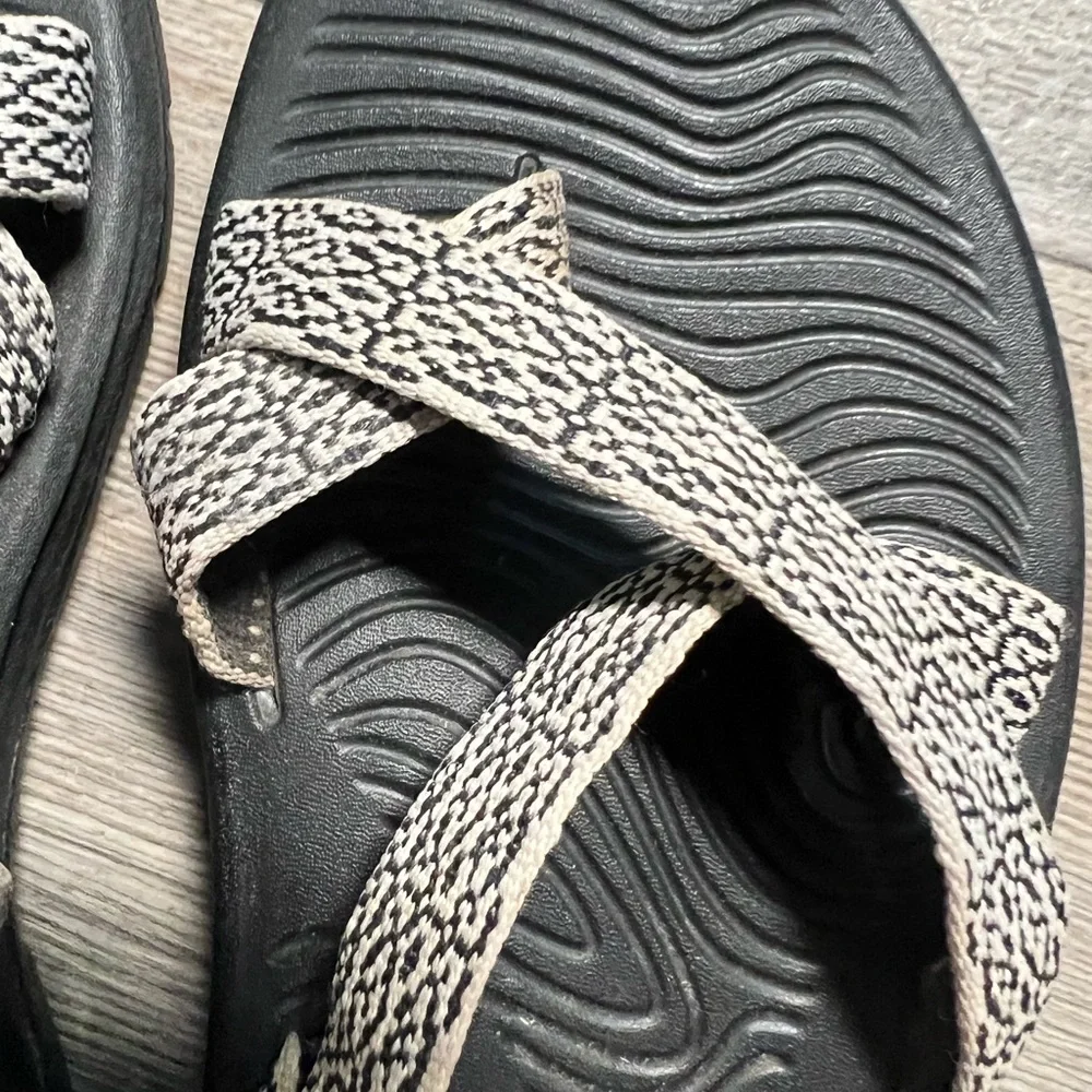 Chaco Women Sandals- W9‎